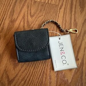 Jen & Co NWT EarPod Case Keychain Navy Blue